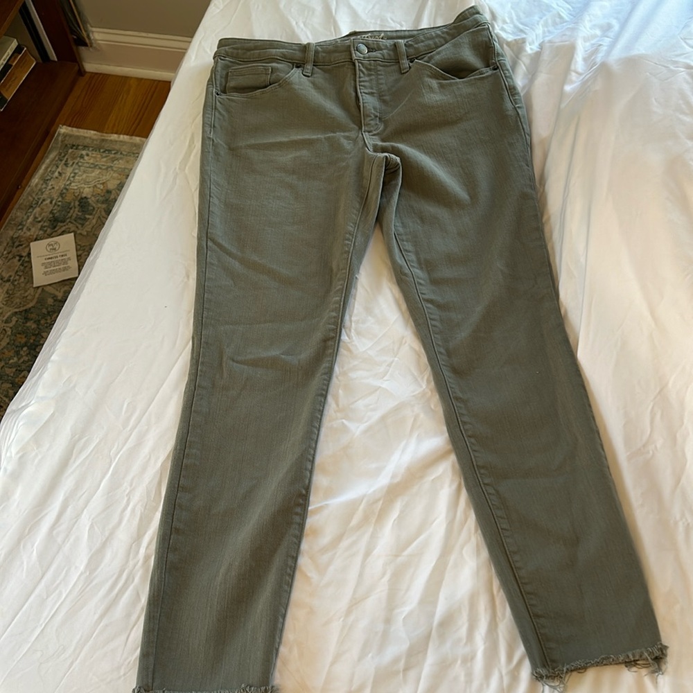 Universal thread, mid rise, skinny jean- regular